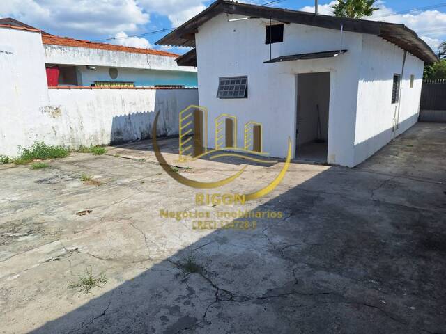 Casa para Venda em São José dos Campos - 4
